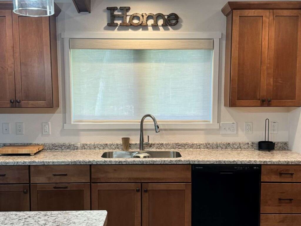 Screen Shade in Striae Fabric in Kitchen Sink